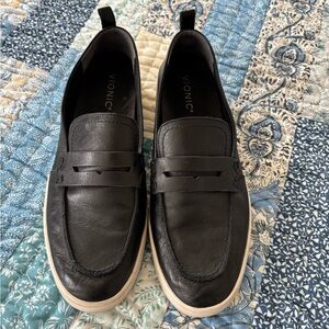 Vionic Women's Black Leather Loafers